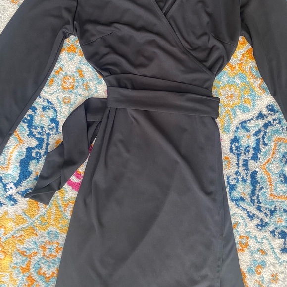 SOLD! Express Black Long Sleeve Collared V-Neck Tie Wrap Midi Dress 7/8 - Picture 14 of 16